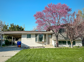 Building Photo - 980 Country Hills Dr