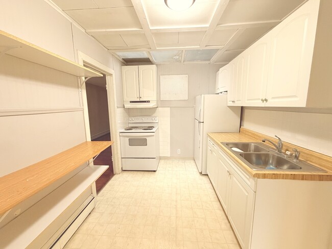 Building Photo - 134 W State St