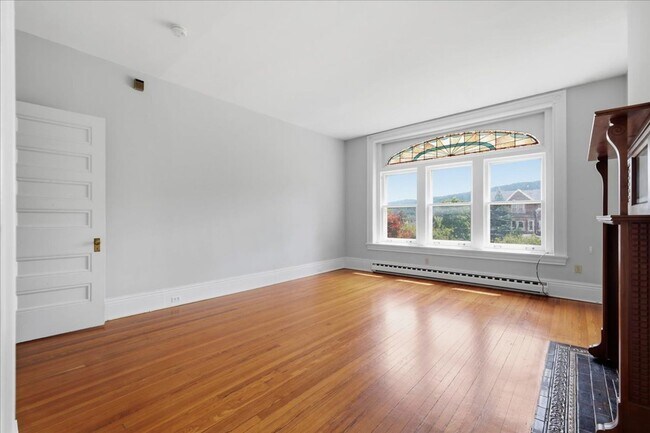 Foto del edificio - 825 Delaware Ave