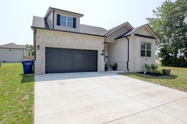 Foto del edificio - Lovely Home in Clarksville