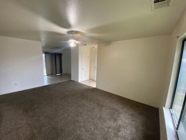 Foto del edificio - 1206 Kaweah St