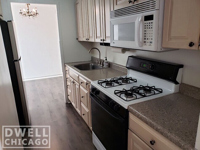 Foto del edificio - 3950 N Lake Shore Dr