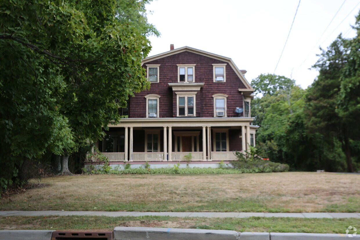 Building Photo - 26 Rockview Ave