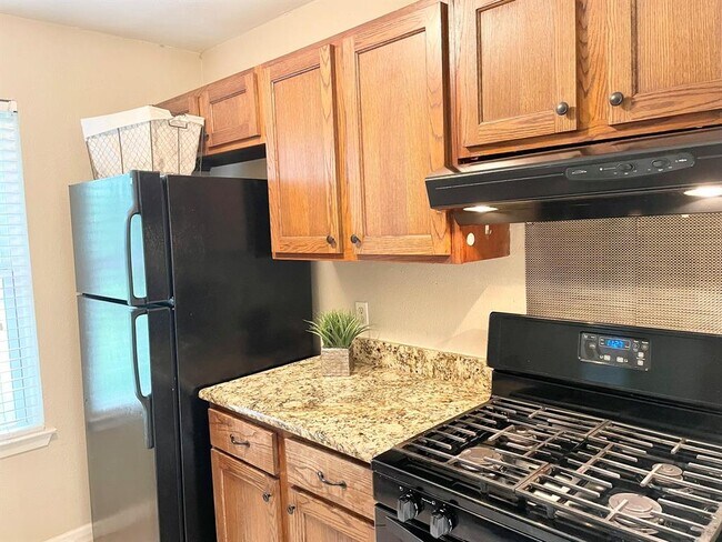 Foto del edificio - 7705 Croftwood Dr