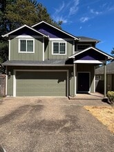 Building Photo - 655 Ratcliff Dr SE