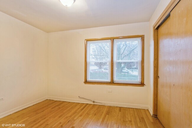 Foto del edificio - 4434 W 87th St