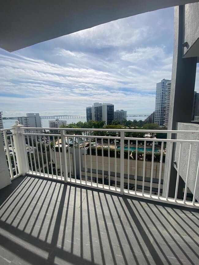 Foto del edificio - 185 SE 14th Terrace