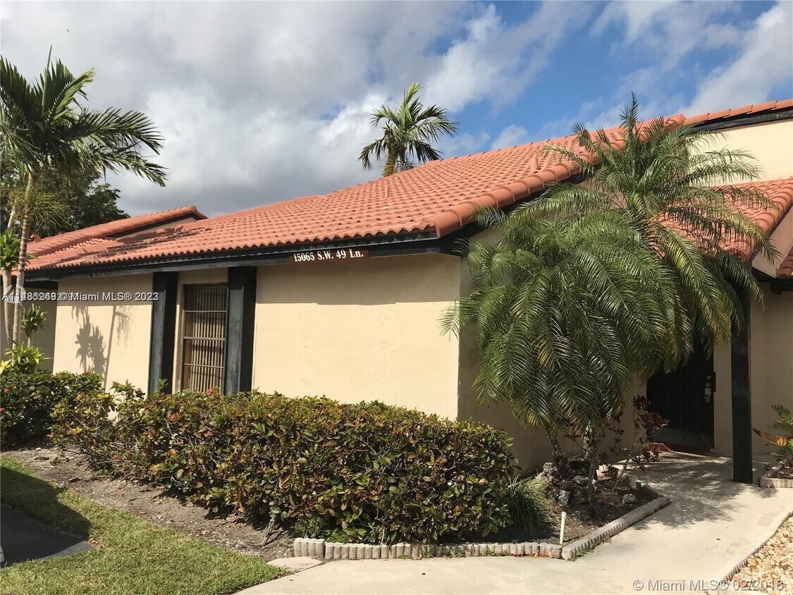 Primary Photo - 15065 SW 49th Ln