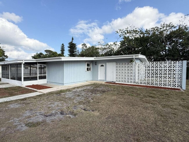 Building Photo - 400 E Prima Vista Blvd