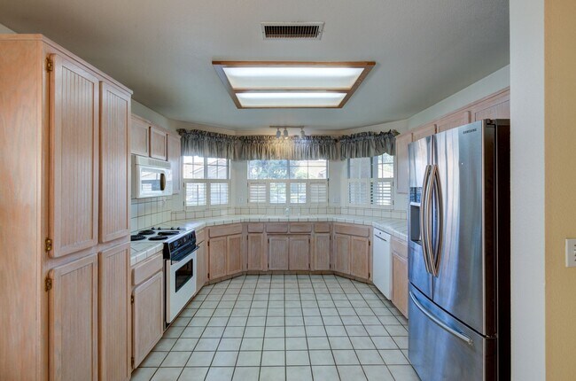 Foto del edificio - 5582 W Wathen Ave