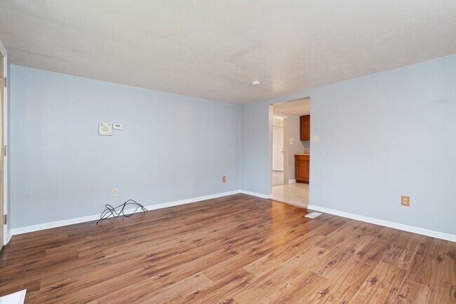 Building Photo - MOVE IN SPECIAL! SCORE HALF OFF 1ST MONTH'S RENT IF SIGNED BY NOV. 21! Beautiful 1 Bedroom home i...