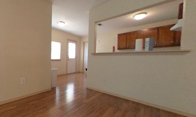 Foto del edificio - 156 S Grape Ave