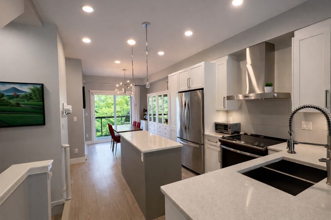 Building Photo - 20498 82 Av