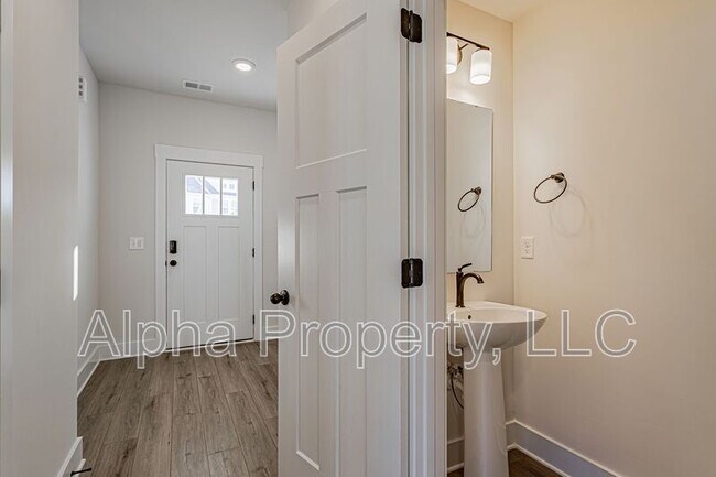Building Photo - 451 Hazelcote Rd