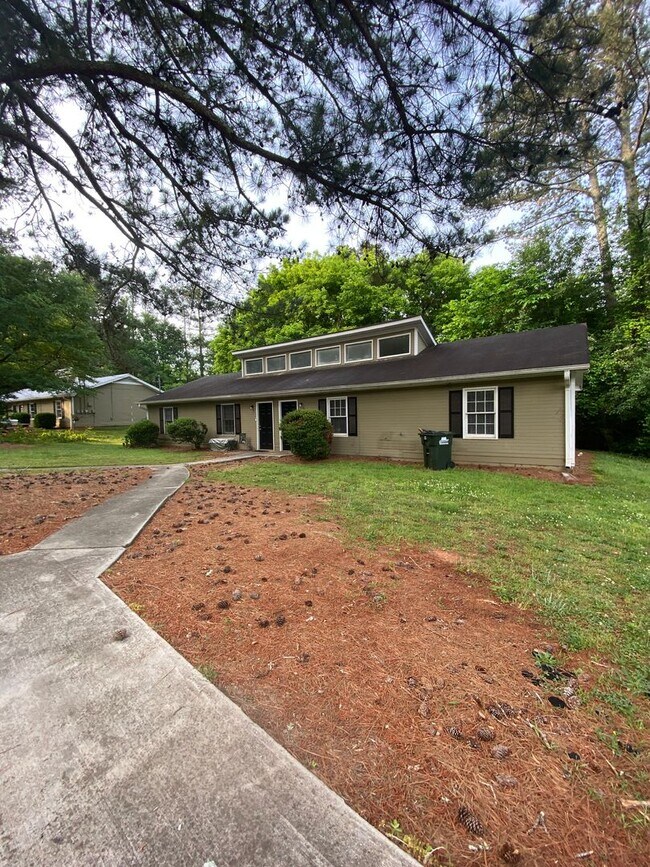 Foto del edificio - 111 Loblolly Dr