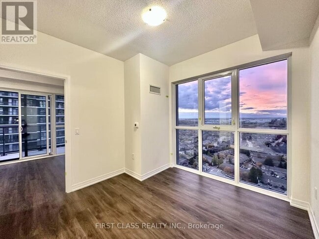 Building Photo - 15 Watergarden Dr