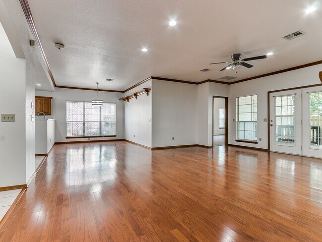 Foto del edificio - 6439 Masons Dr