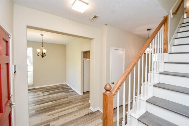 Building Photo - 2915 Elm Grove Ct