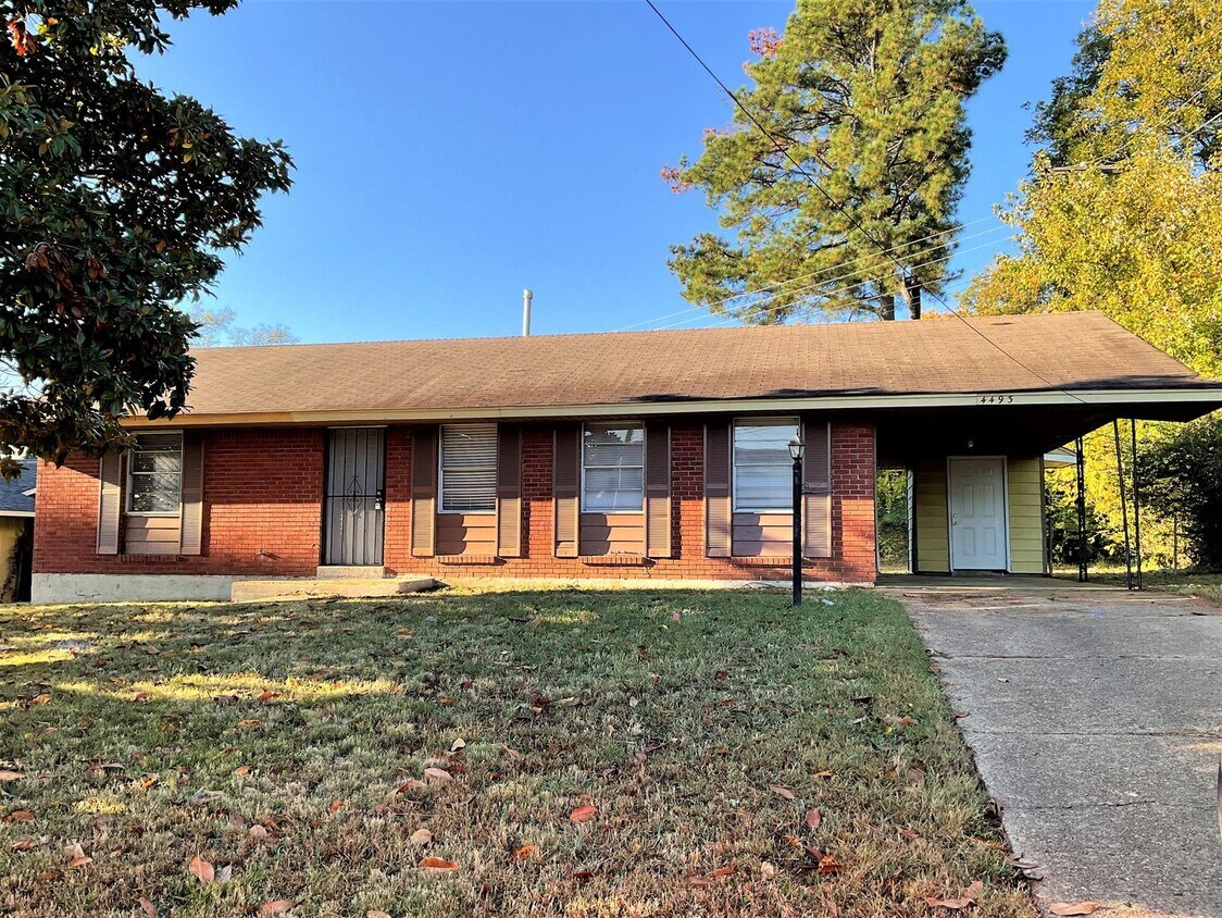 Primary Photo - 4493 Westmont Rd