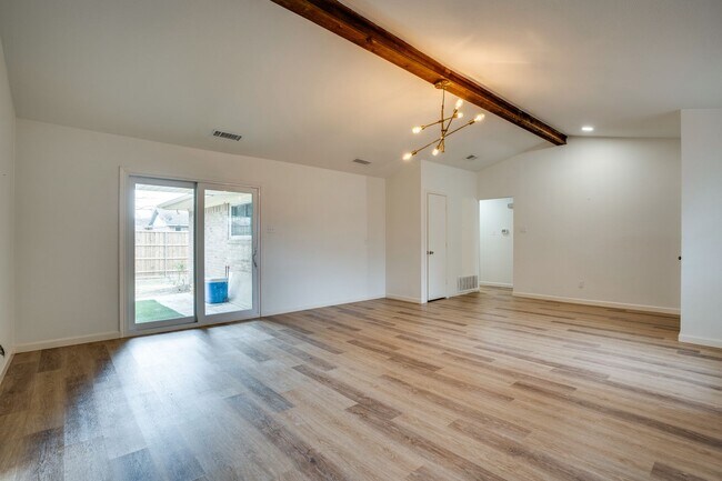 Foto del edificio - 2106 South Moor Drive Carrolton, TX 75006