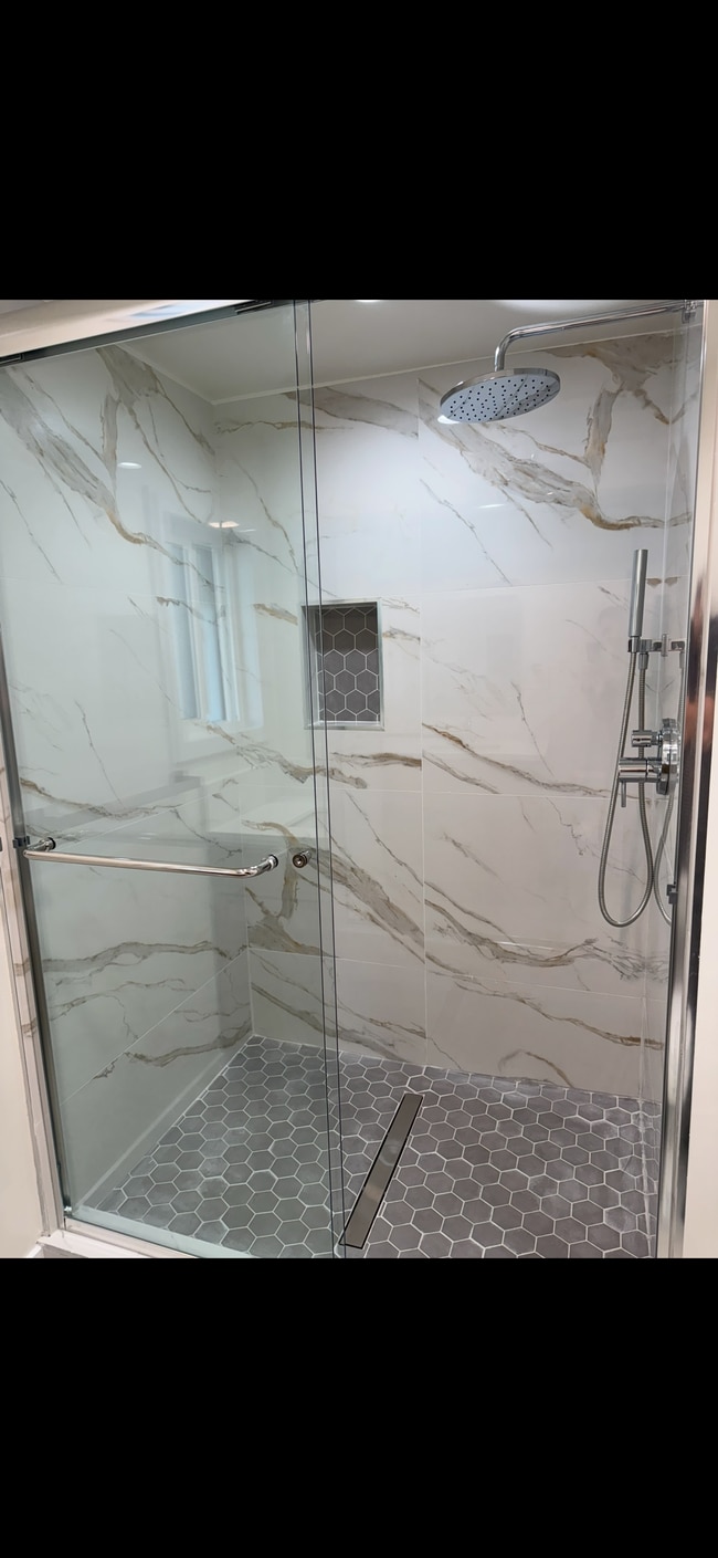 Building Photo - 1939 W Glenoaks Blvd