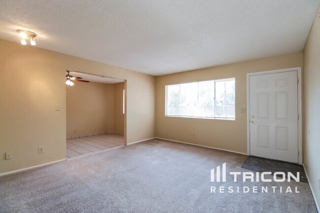Foto del edificio - 1735 N 72nd St