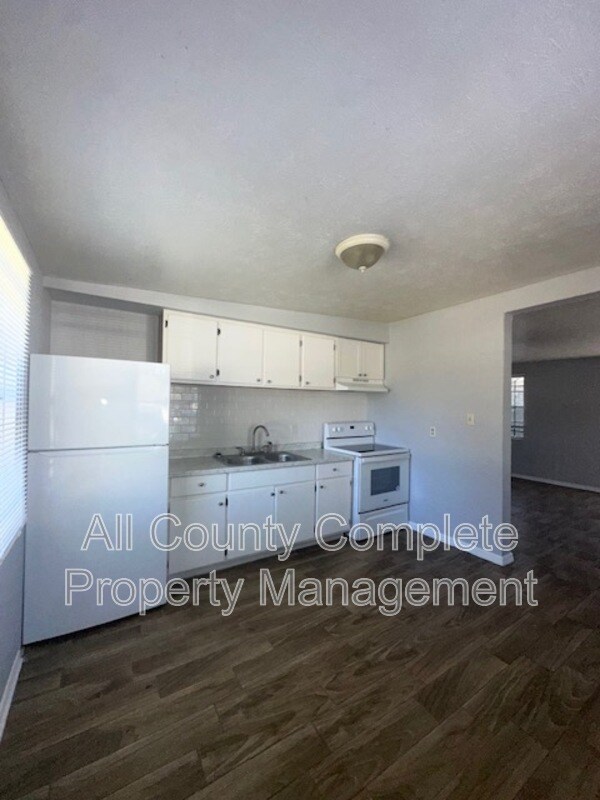 Foto del edificio - 3254 Phyllis St