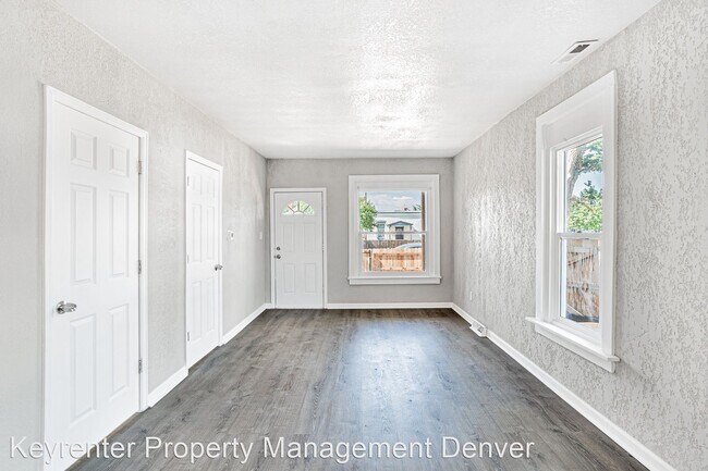 Foto del edificio - 2 br, 1 bath House - 4768 Vine St