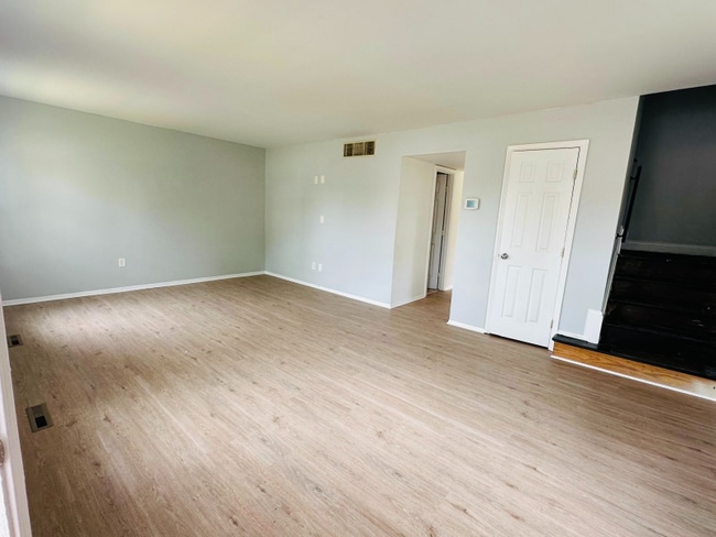 Building Photo - 1433 Harford Square Dr