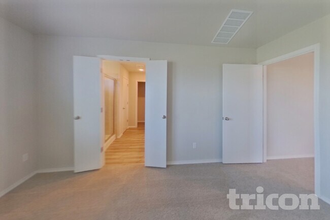 Building Photo - 5117 Sidesaddle Dr