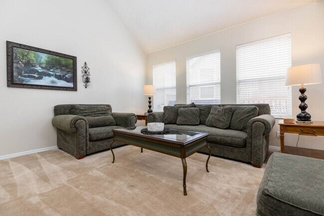 Building Photo - 8126 Clover Spring Ln