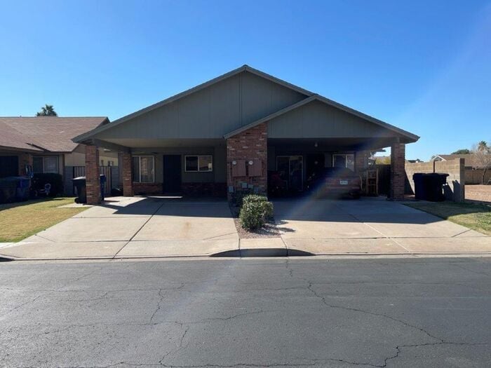 Foto principal - 3221 E Crescent Ave