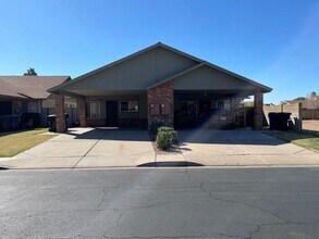 Building Photo - 3221 E Crescent Ave