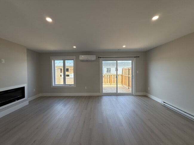 Building Photo - 63 Mia St