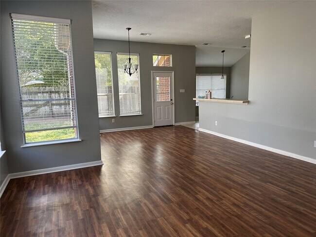 Foto del edificio - 1607 Bonnie Lea Ln