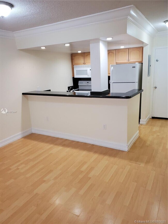 Foto del edificio - 1225 NE 124th St