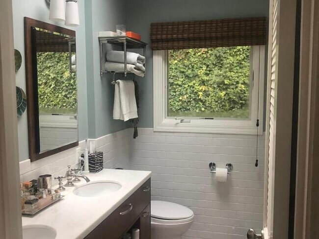 Building Photo - 3 bedroom in Ross CA 94957