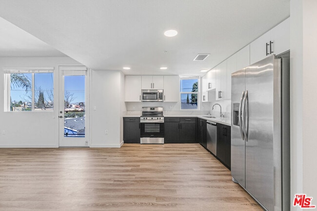 Foto del edificio - 10824 Blix St