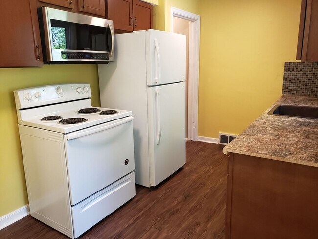 Foto del edificio - 3-Bedroom, 1-Bathroom - Woodland Home