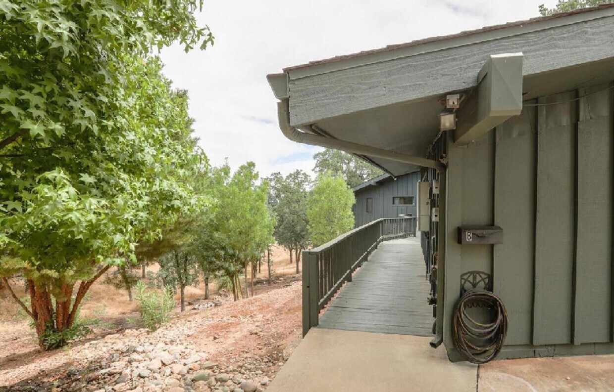 Primary Photo - Views Galore! Amazing 2 bed 2 bath Granny ...