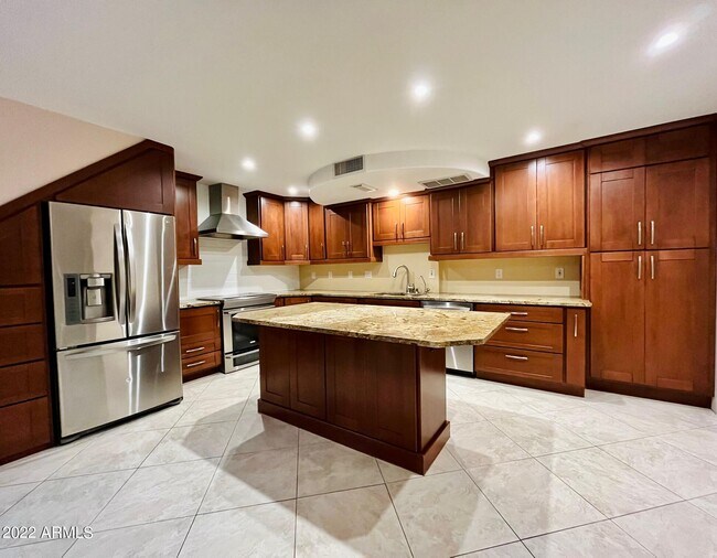 Building Photo - 7837 E Valley Vista Dr