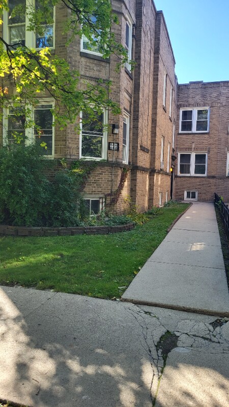 Foto del edificio - 6418 N Campbell Ave