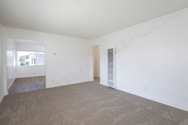 Building Photo - 2 WEEKS FREE!!! 2 BR with Partial Bay Views and Parking!