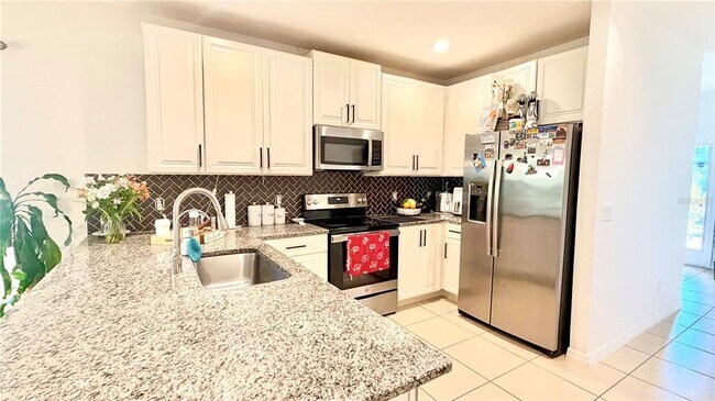 Foto del edificio - 5003 Royal Point Ave