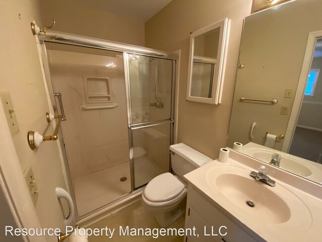 Building Photo - 3 br, 2 bath House - 745 Holly Drive