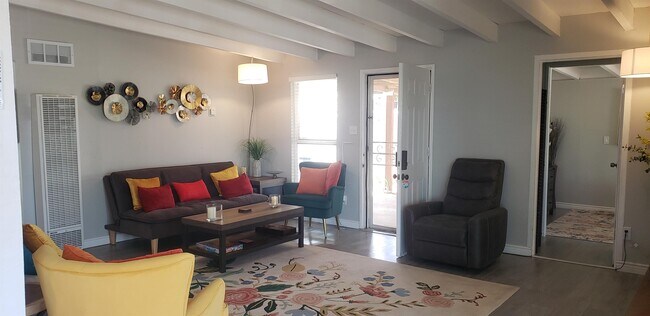 Foto del edificio - 61636 Capilla Dr