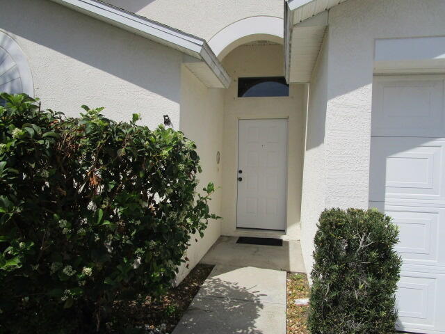Foto del edificio - 530 Creston Ct