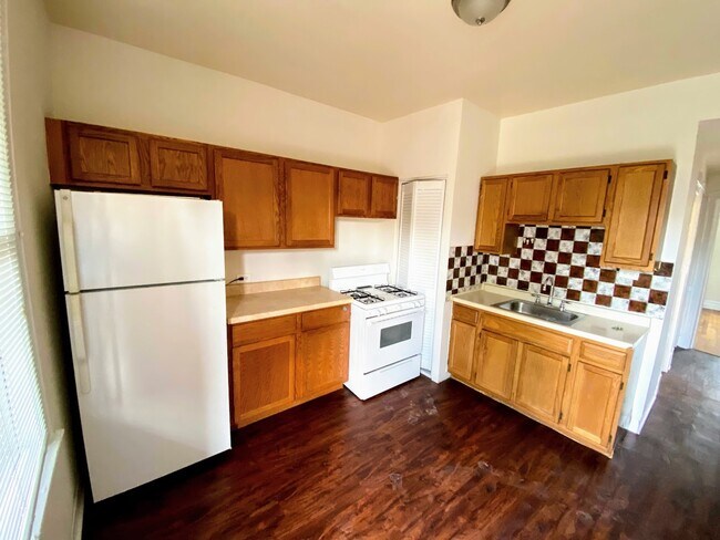 Foto del edificio - 3554 W Diversey Ave