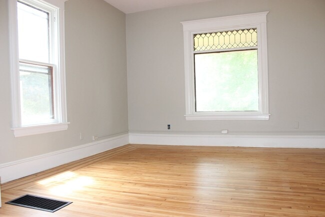 Building Photo - 2723 Taylor St NE