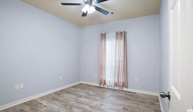 Foto del edificio - 3450 Northlake Ave
